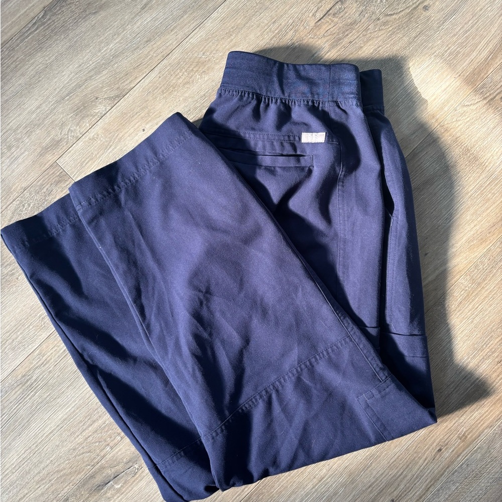 Women’s FIGS scrub pants